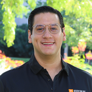 Diego Araiza, Online Financial Enrollment Counselor